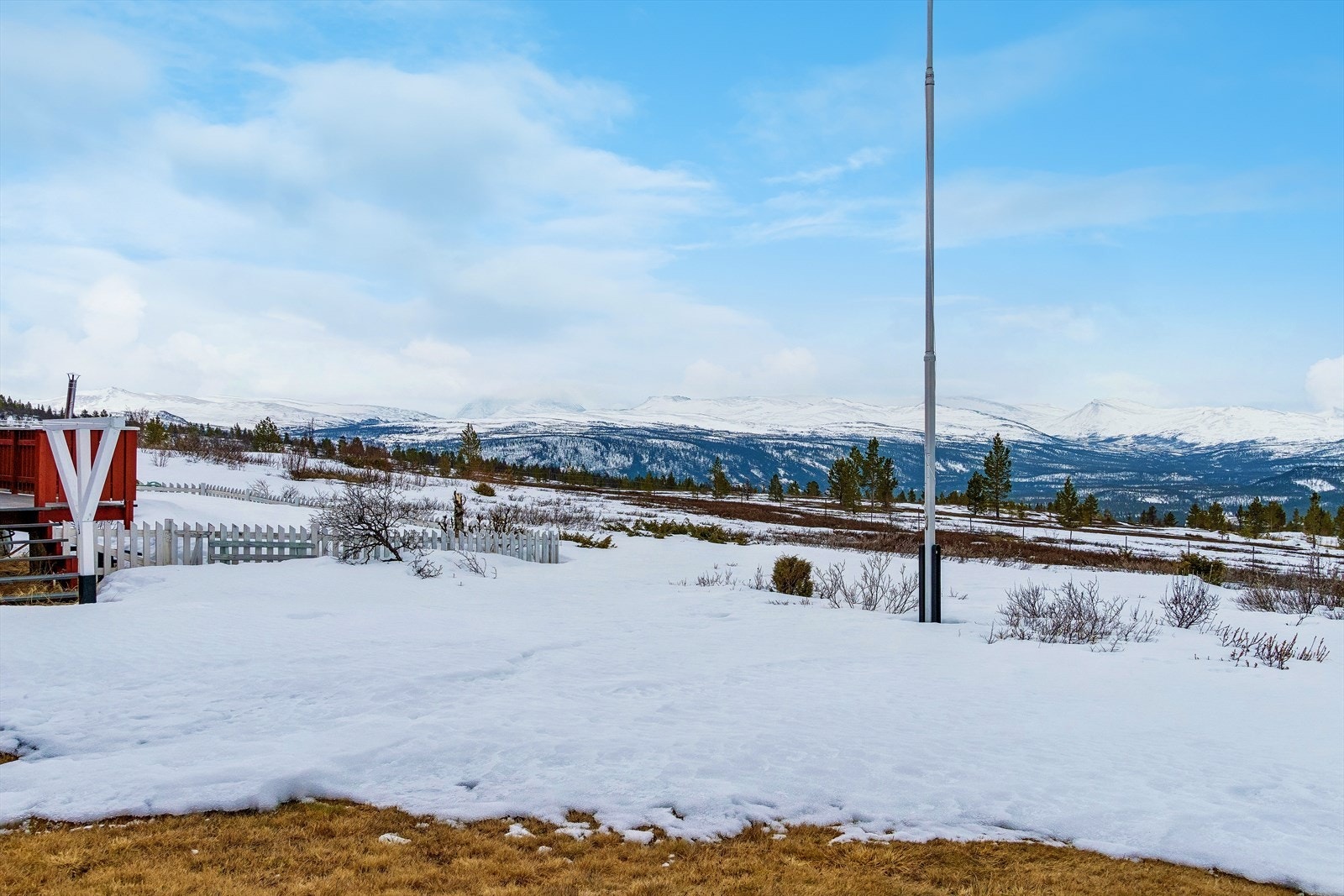 Her har du umiddelbar nærhet til fjellet og et rikt utvalg av turmuligheter året rundt. Galleribilde
