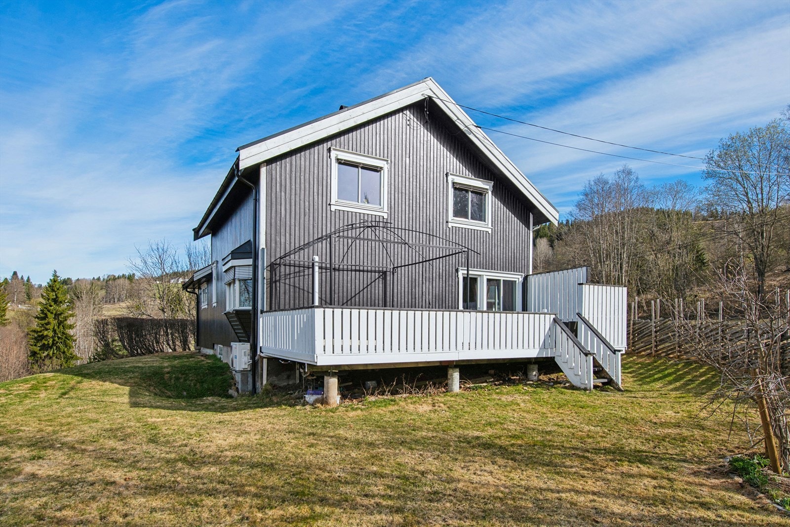 Fra stuen er det utgang til en veranda på 26 m². Galleribilde