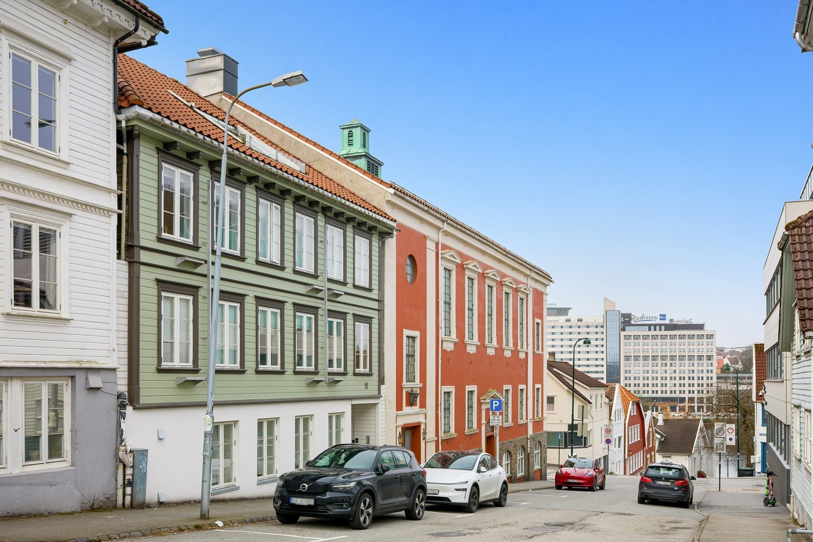 Området rundt Breibakken 11 tilbyr et bredt spekter av fasiliteter, med Stavanger sentrum og offentlig transport kun minutter unna. Galleribilde