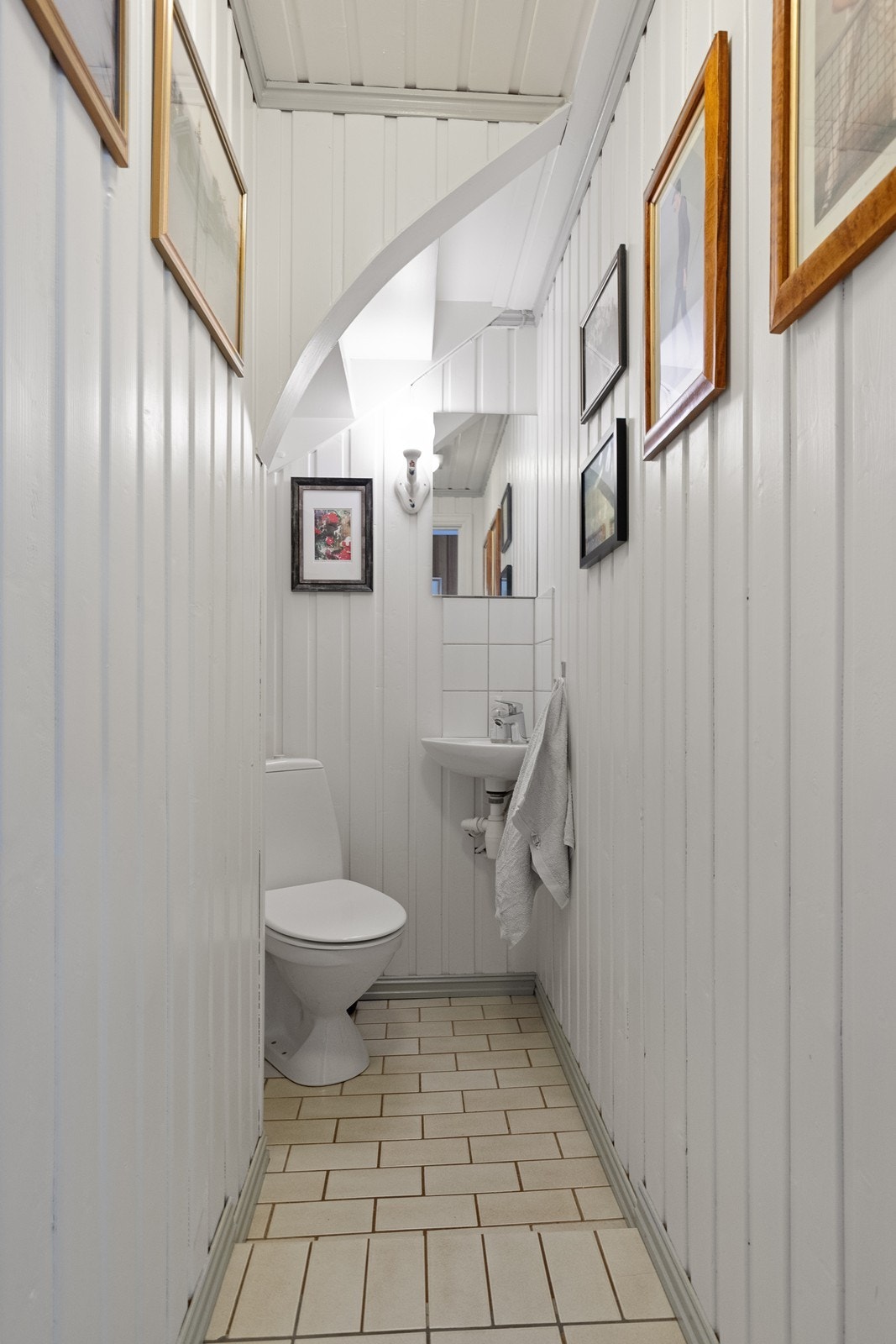 Wc-rom i første etasje, innredet i 1990. Galleribilde