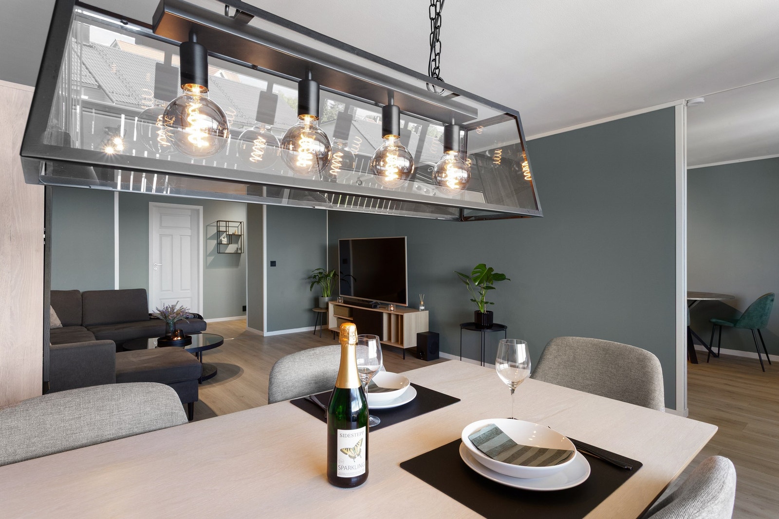 Plass til spsiebord Galleribilde