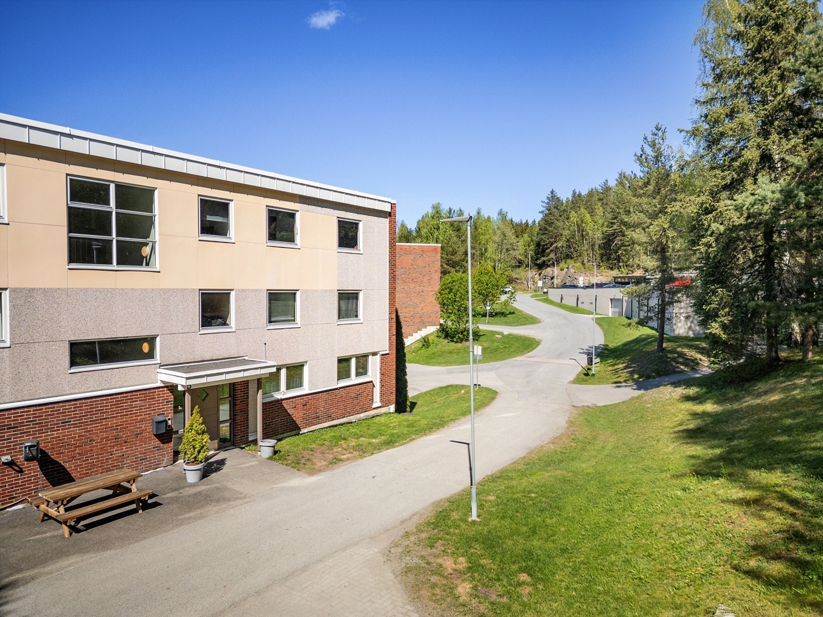 Leiligheten disponerer en bod i byggets 1. etasje på ca. 5 kvm Galleribilde