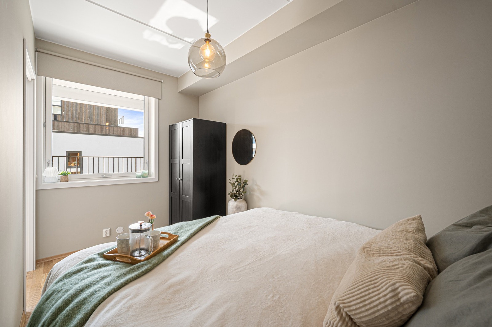 Soverommet har god plass for dobbelseng og garderobe. Galleribilde
