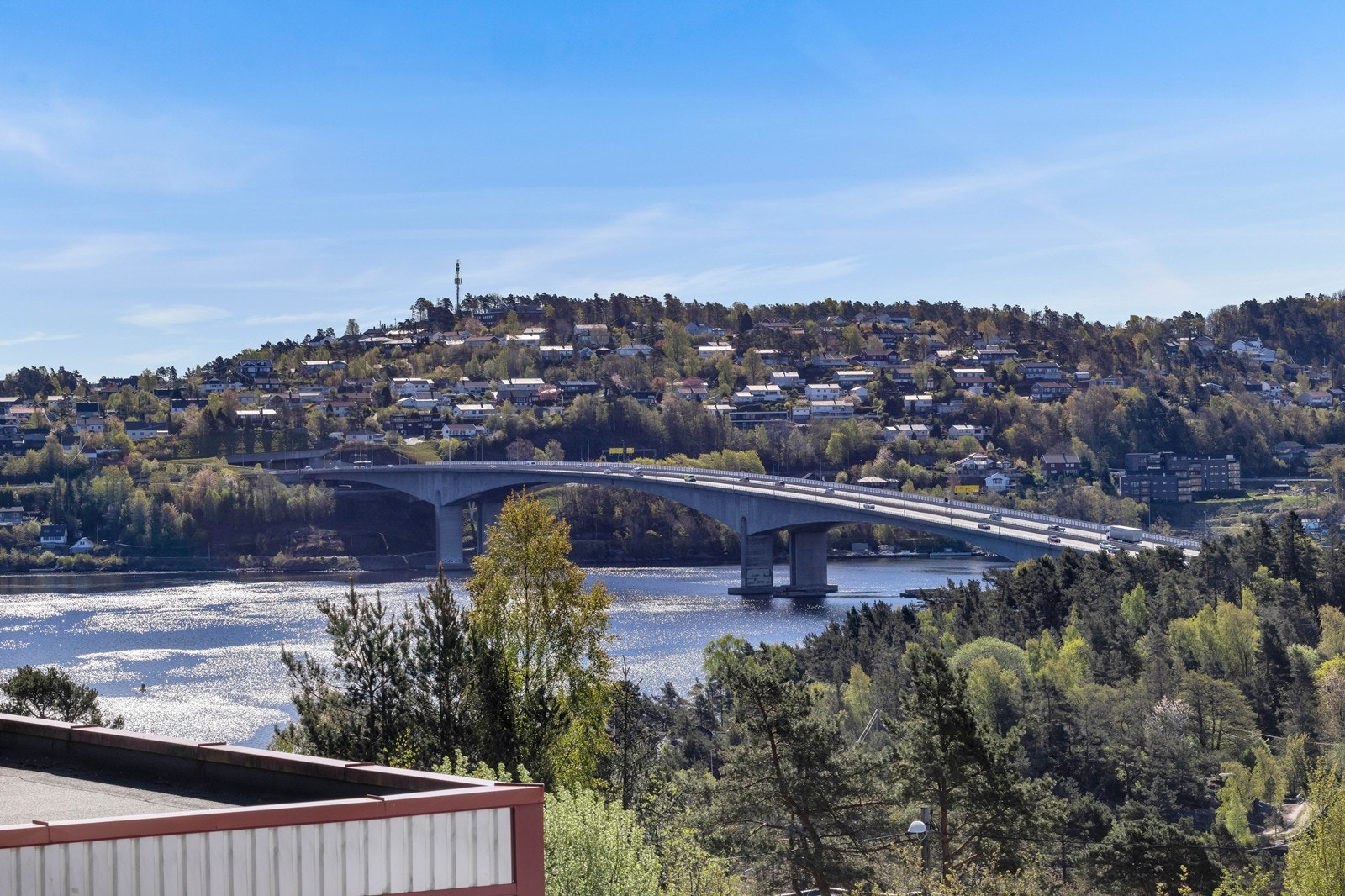 Utsikt fra spiseplass. Galleribilde