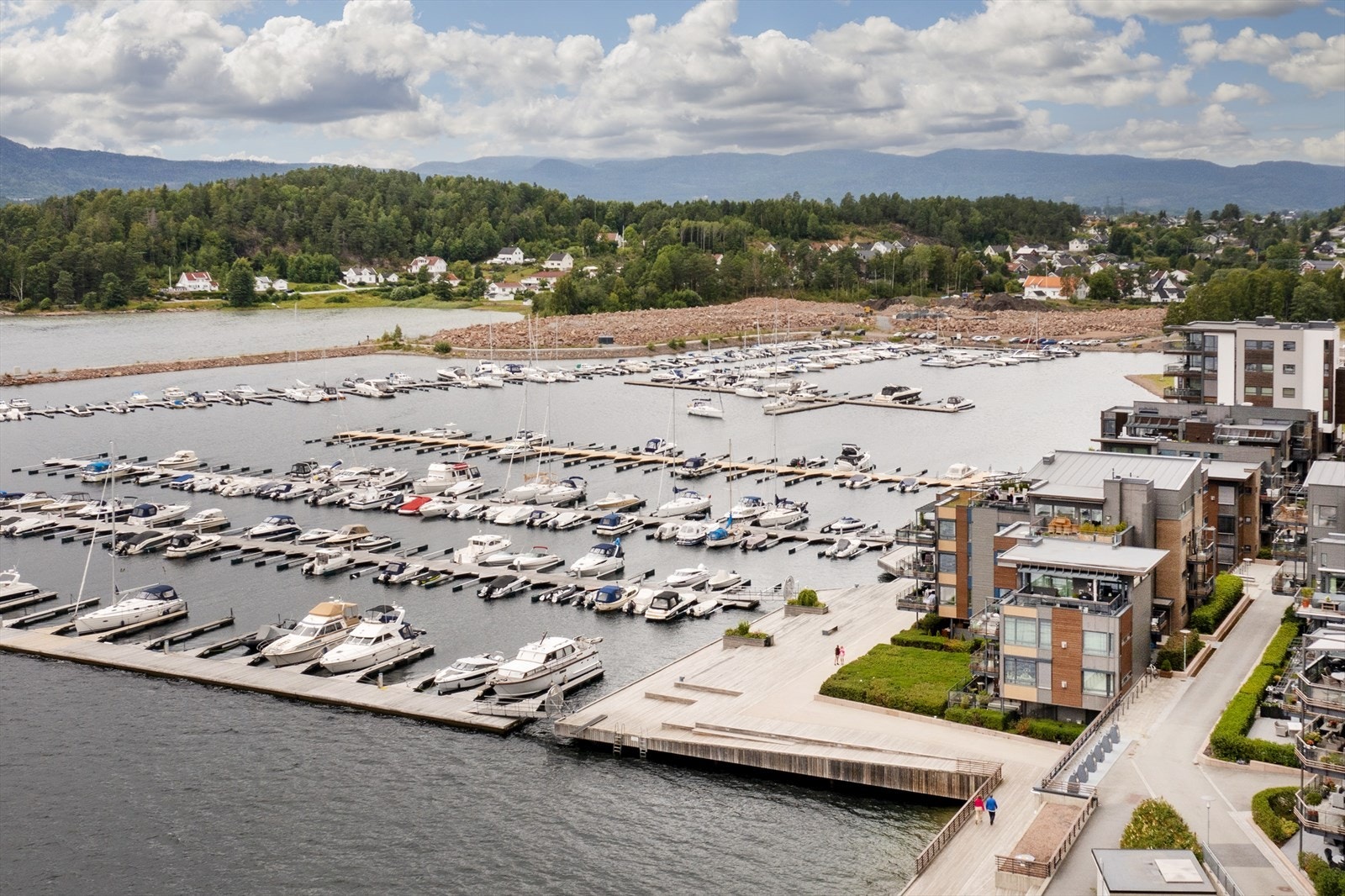 Oversiktsbilde av båthavna Galleribilde