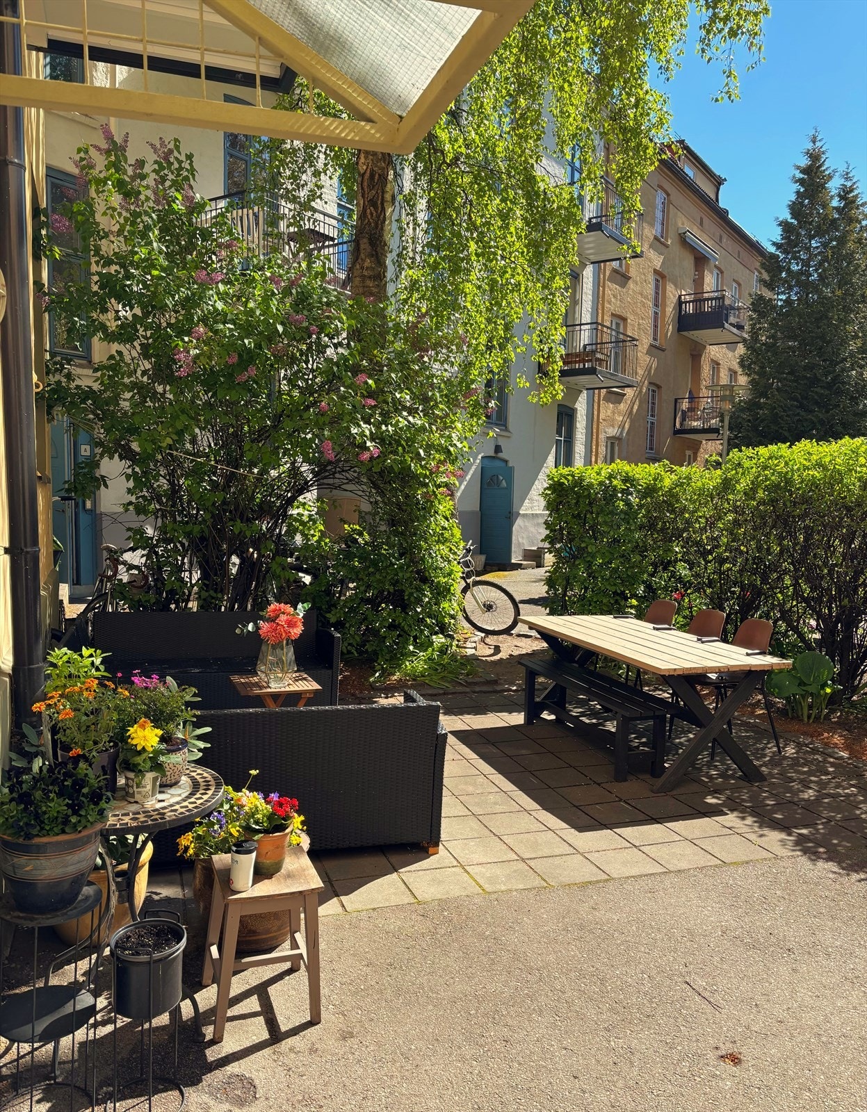 Bilde tatt av selger. I bakgård er det sol hele dagen frem til ca. kl. 17.30. Galleribilde