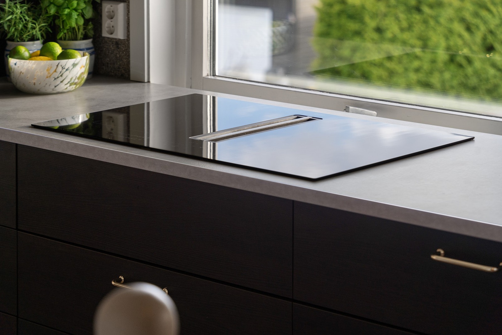 Smart nedfelt ventilator i koketoppen Galleribilde