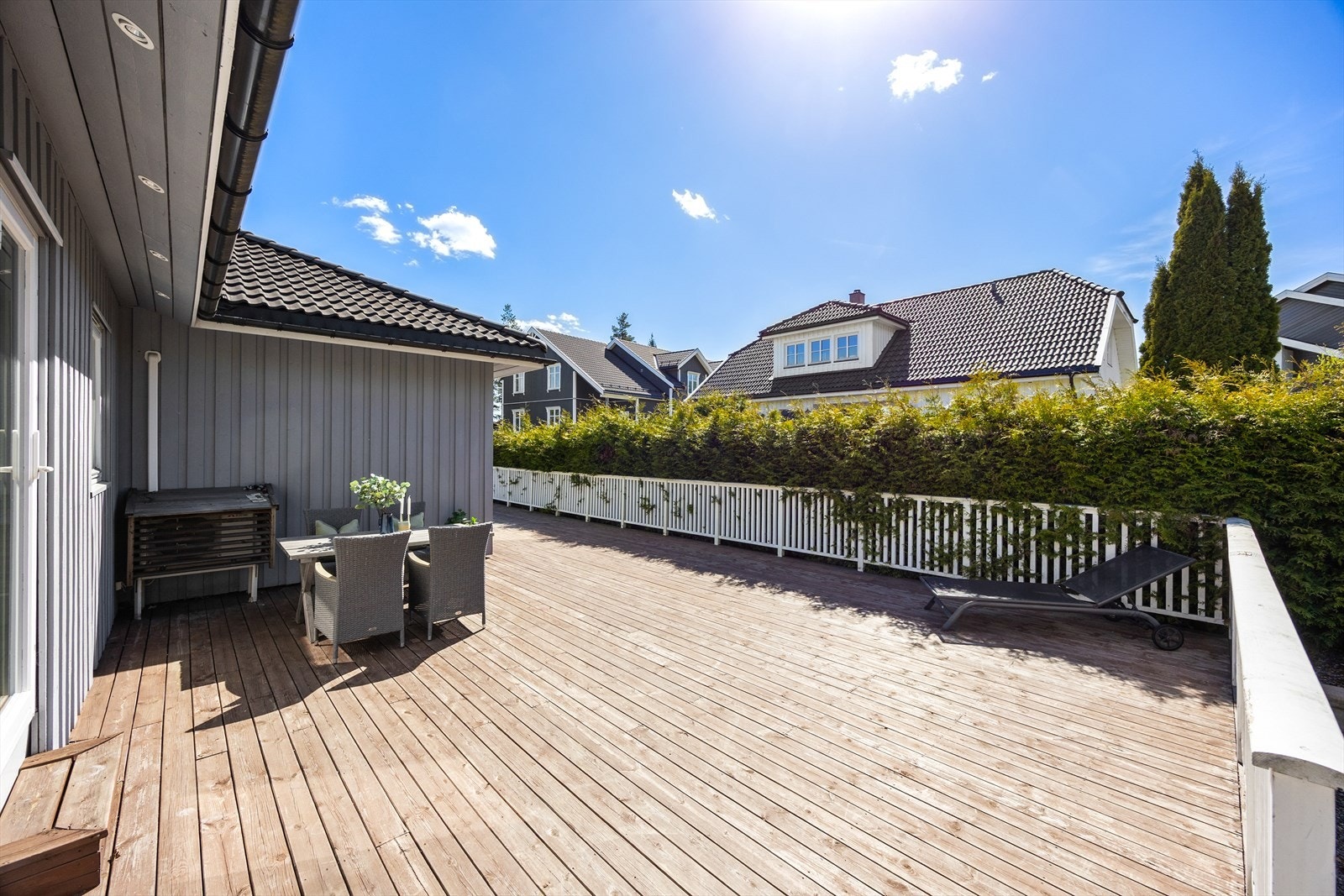 Verandaen gir en fin forlengelse av boligens oppholdsrom. Galleribilde