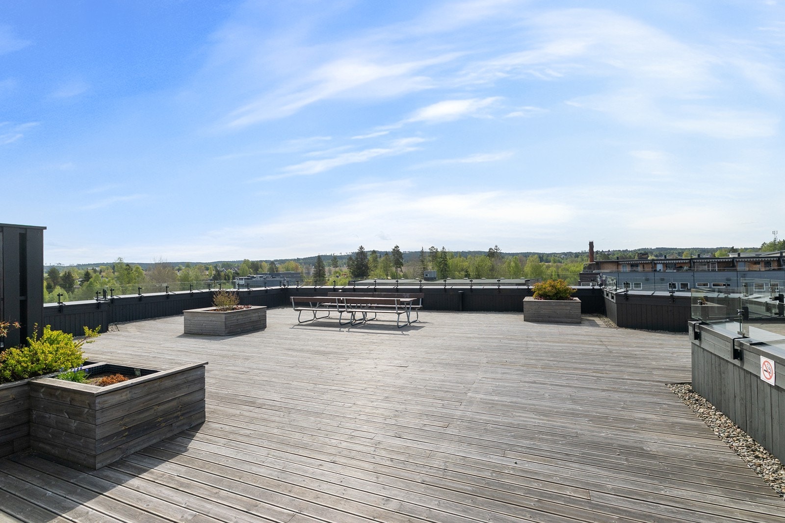 Leiligheten har tilgang til en stor, felles takterrasse. Galleribilde