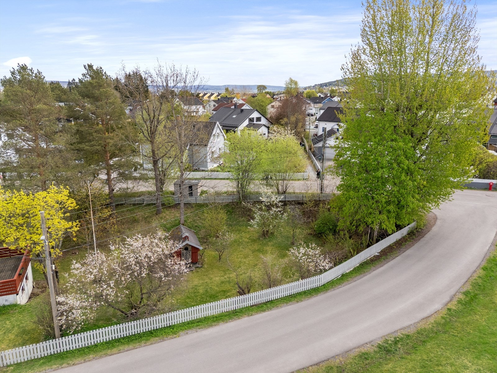 En ubebygd boligtomt med familievennlig beliggenhet på Skjetten! Galleribilde