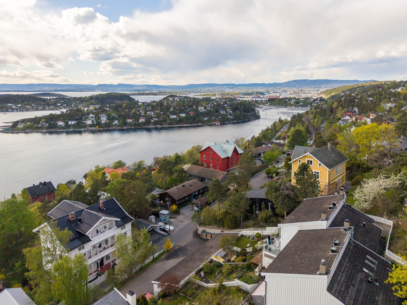 Attraktiv beliggenhet i et rolig og usjenert boligområde Galleribilde