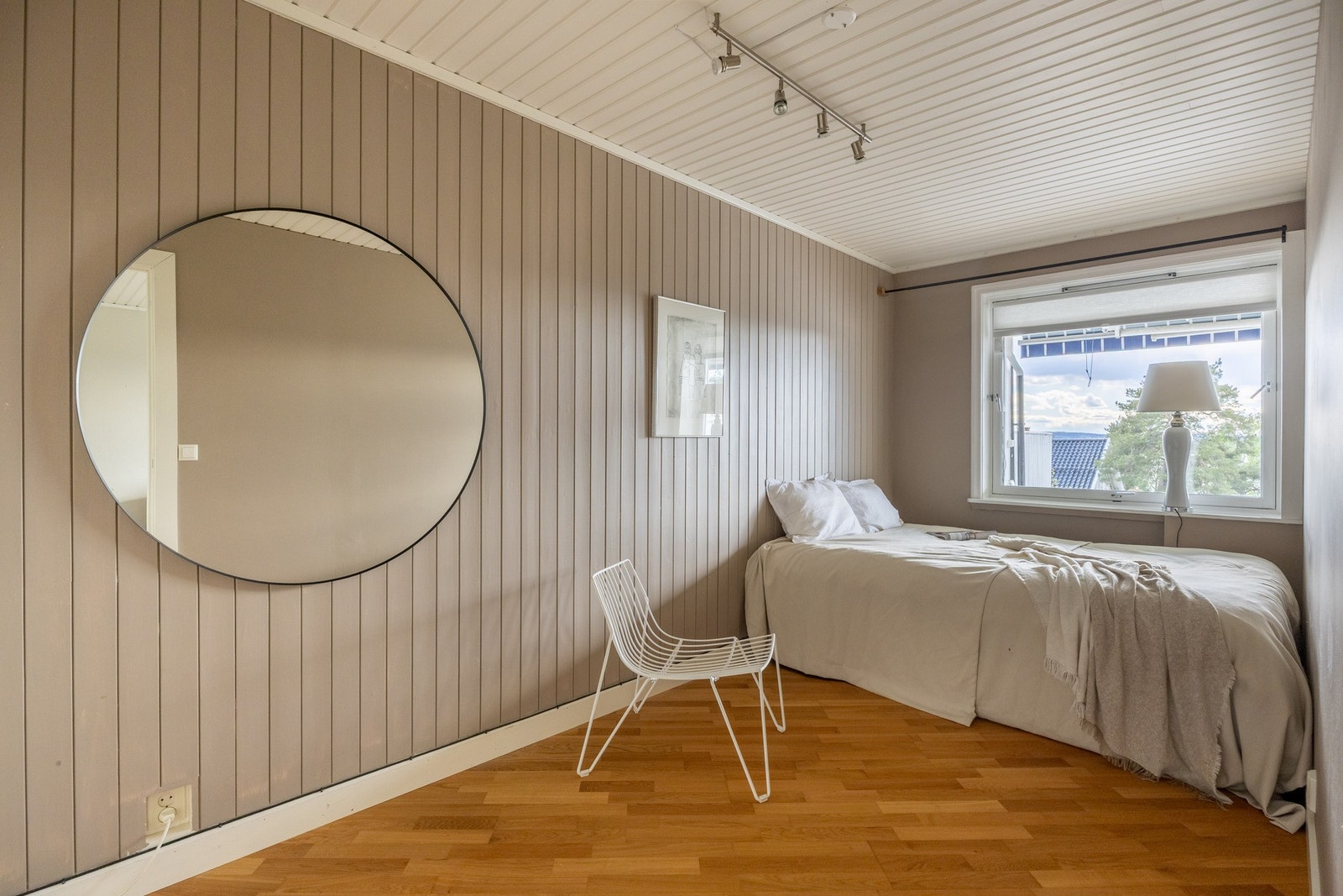 Det tredje soverommet er et utmerket gjesterom eller kontor, alt etter hva man behøver. Galleribilde
