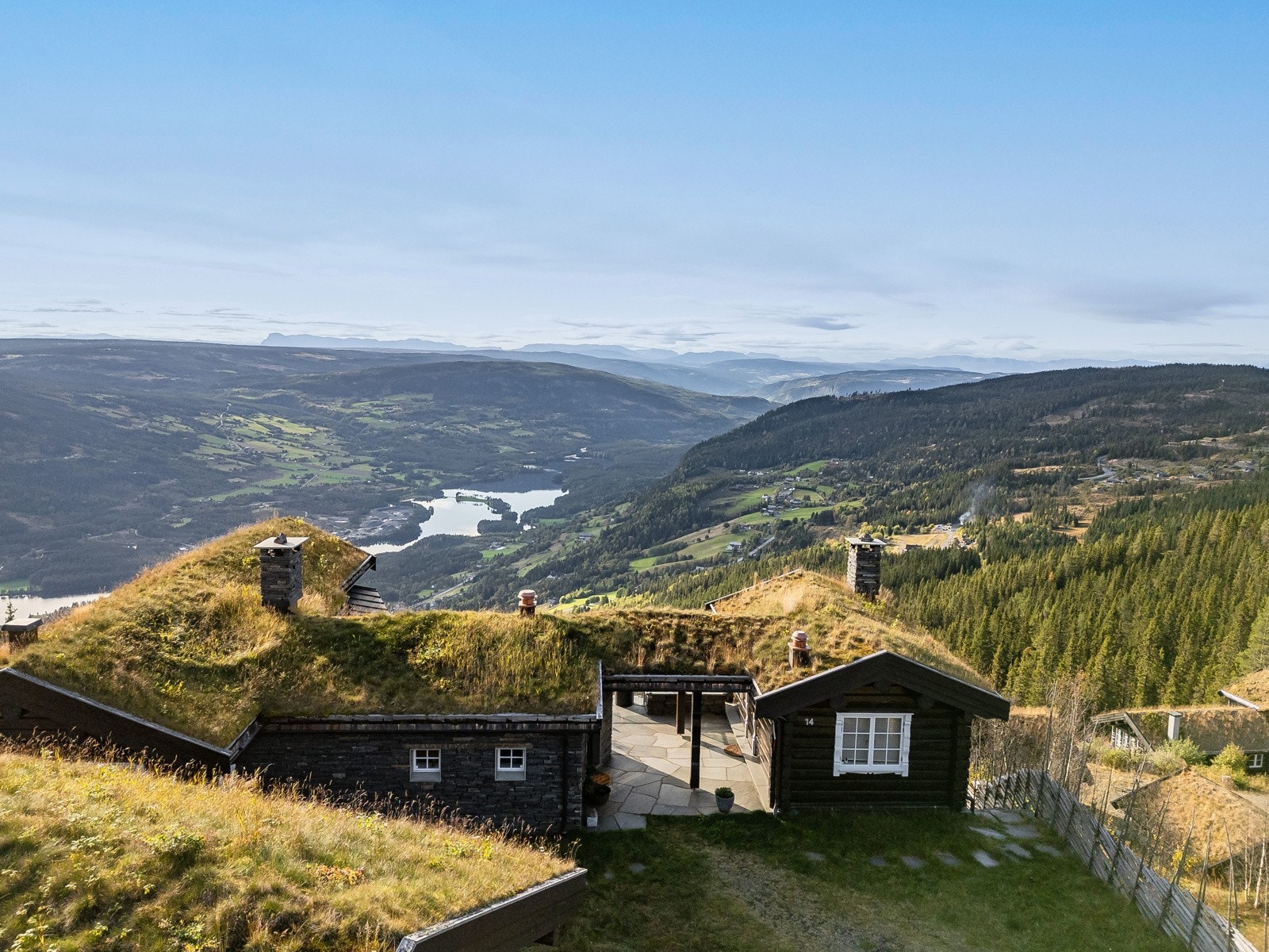 Privatmegleren v/Hallvard B Klingen har gleden av å presentere denne eksklusive eiendommen. Foto: Bernat Tubau Galleribilde