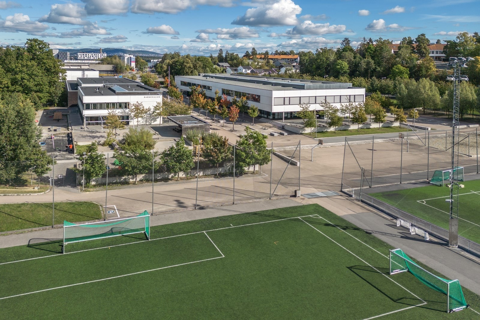 Hundesund skole. Galleribilde