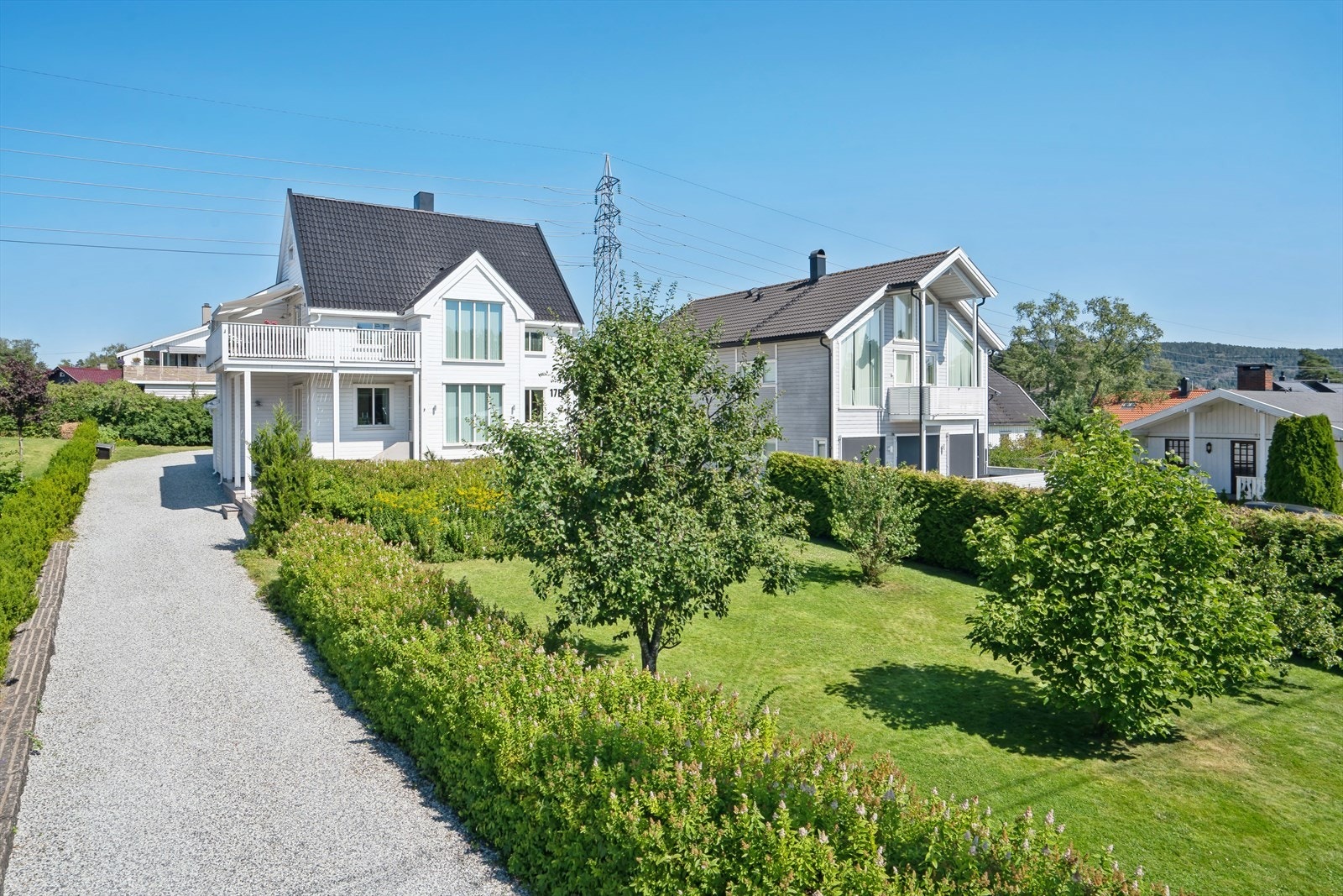 DNB Eiendom v/Mette Hagen har gleden av å presentere denne familievennlige hel tomannsbolig/ eneboligen på Korsvoll! Galleribilde