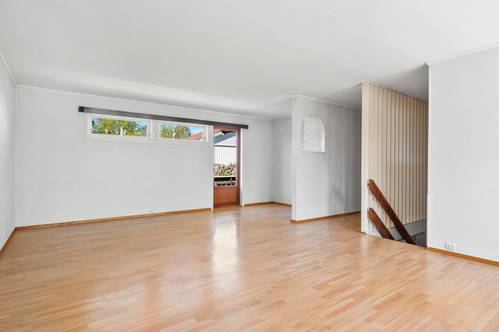 Fra stuen er det direkte adkomst ut til terrassen Galleribilde