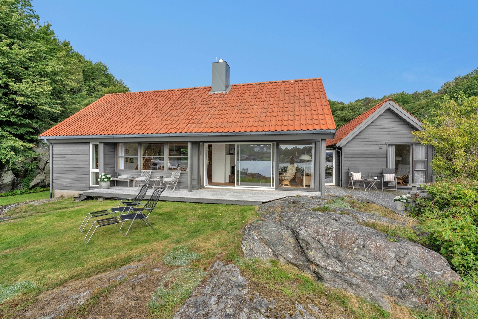 Hytta og annekset er fra 1990. Galleribilde