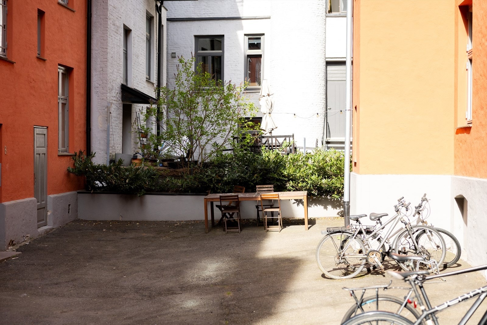 Bakgård Galleribilde