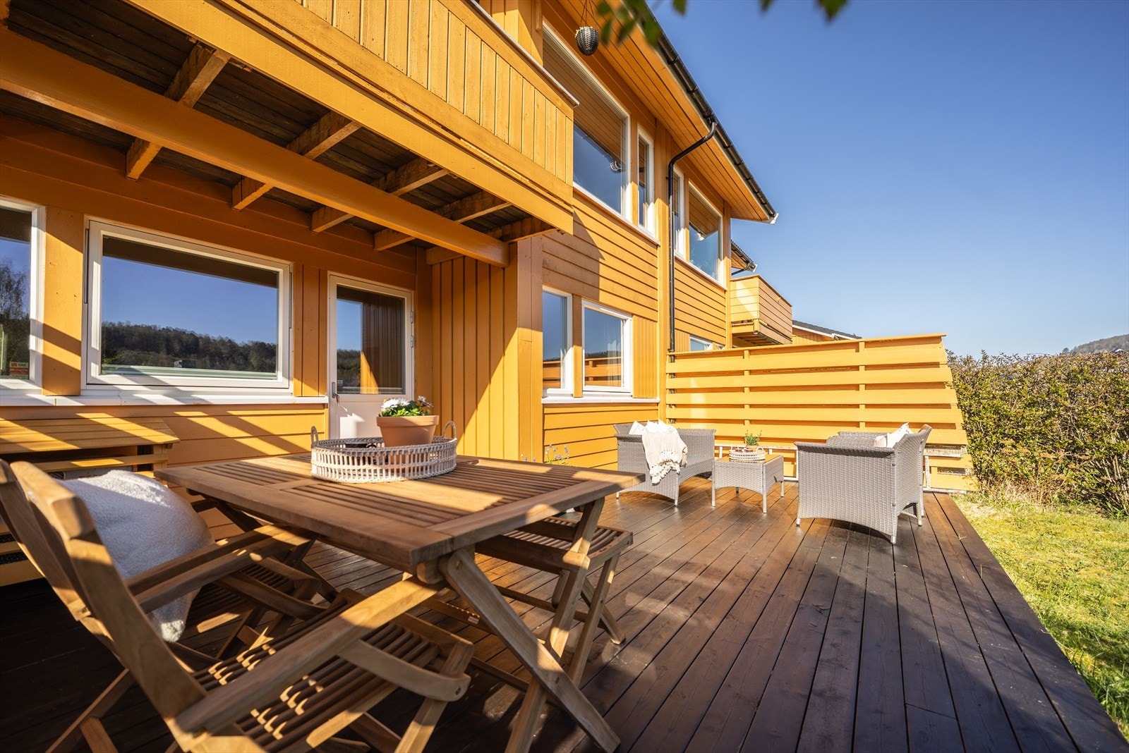 - Terrassen måler ca. 24,2 m² - Galleribilde