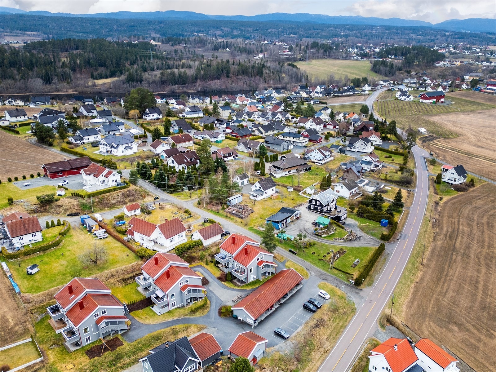 Området er barnevennlig med nærhet til både Vestfossen barneskole og flere barnehager. Galleribilde
