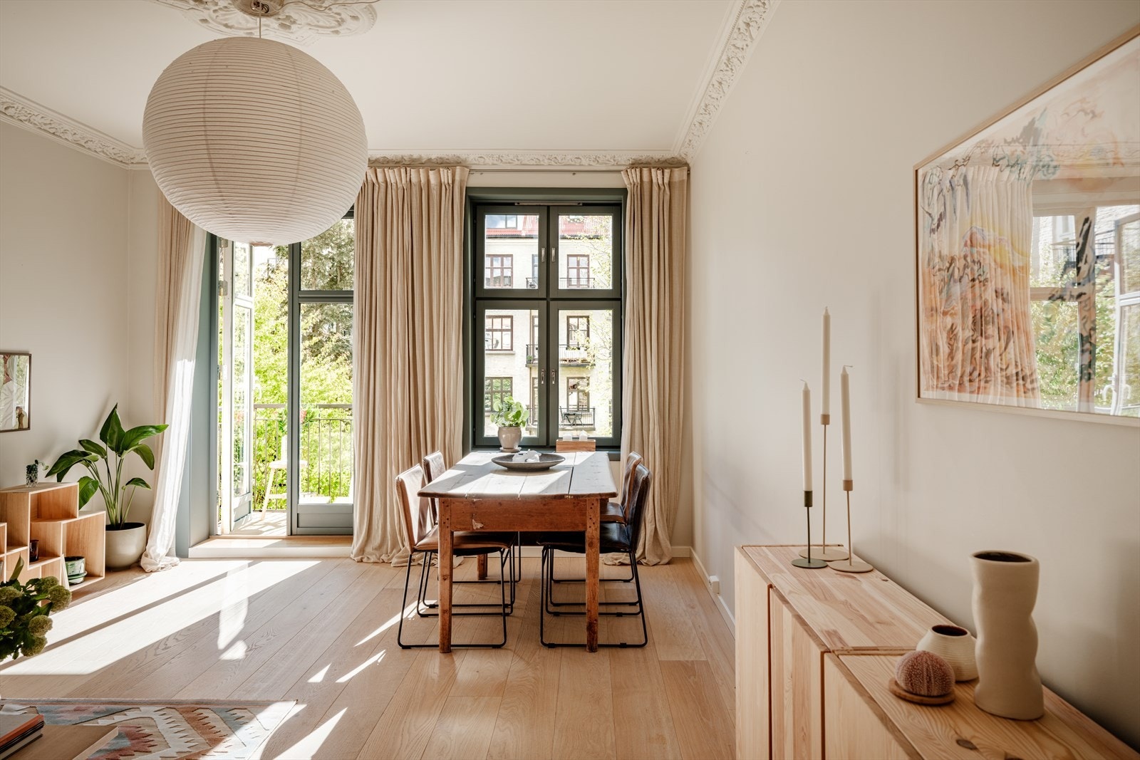 Her er det god plass til å invitere til hyggelig sammenkomster. Galleribilde
