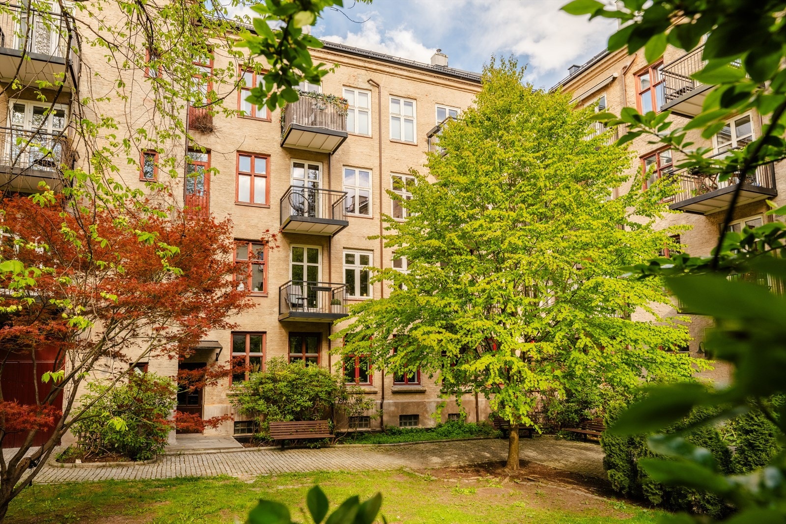 Sameiet Bjerregaards gate 64 består av 31 boligseksjoner og 1 næringsseksjon. Galleribilde