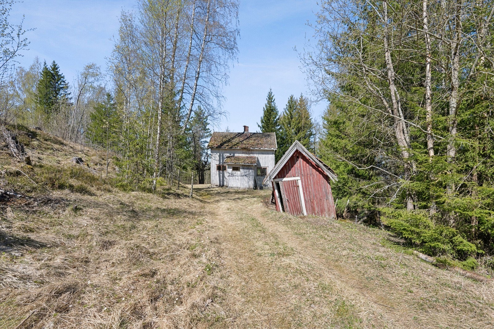 Uthuset på eiendommen anses som kondemnabelt. Galleribilde