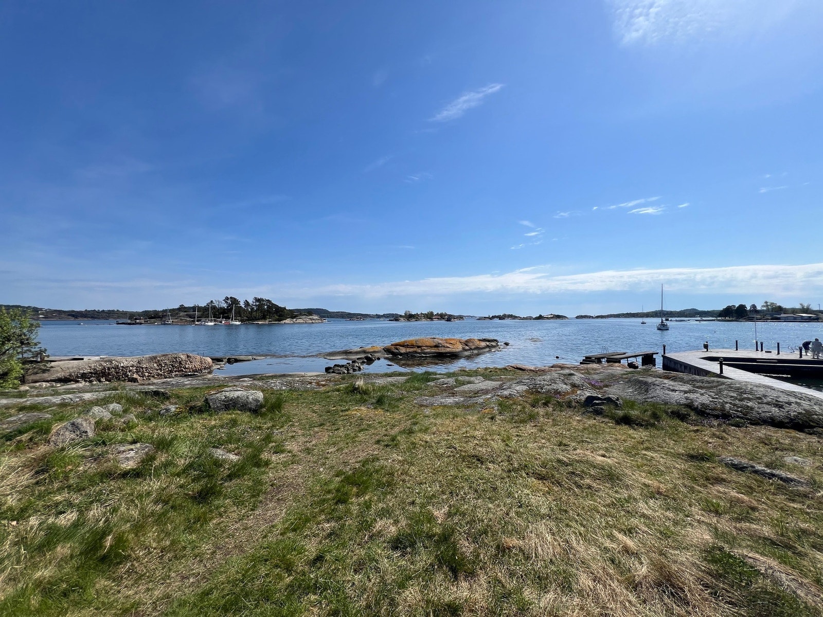 Odden ligger syd for eiendommen og vis a vis ligger Seilerholmen Galleribilde