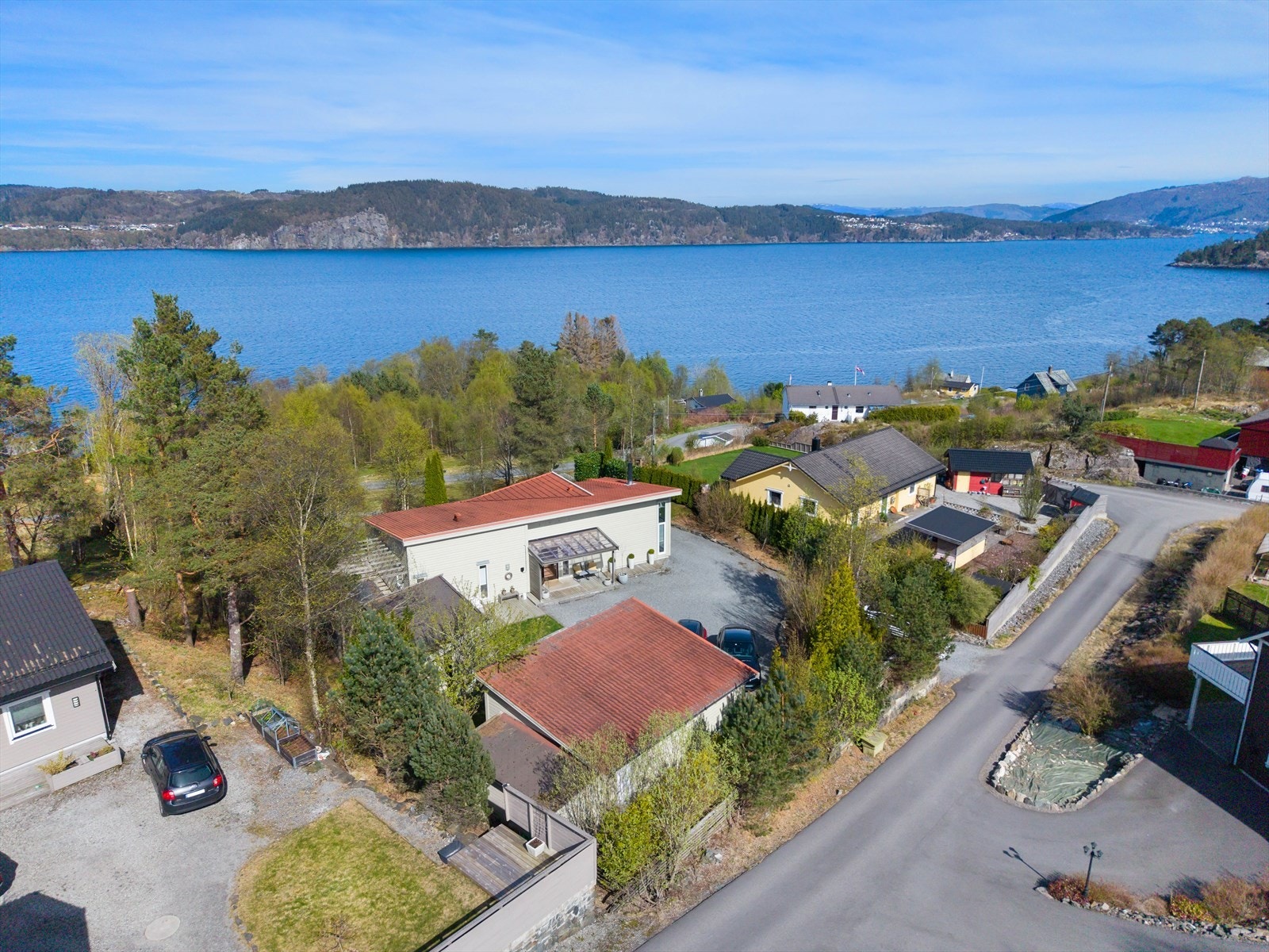 Nydelig naturområder omkranser boligen. Galleribilde
