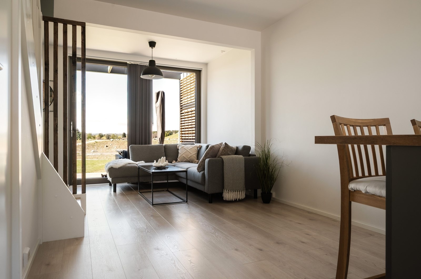 Det er også plass til spisebord i stua om man skulle ønske det. Galleribilde