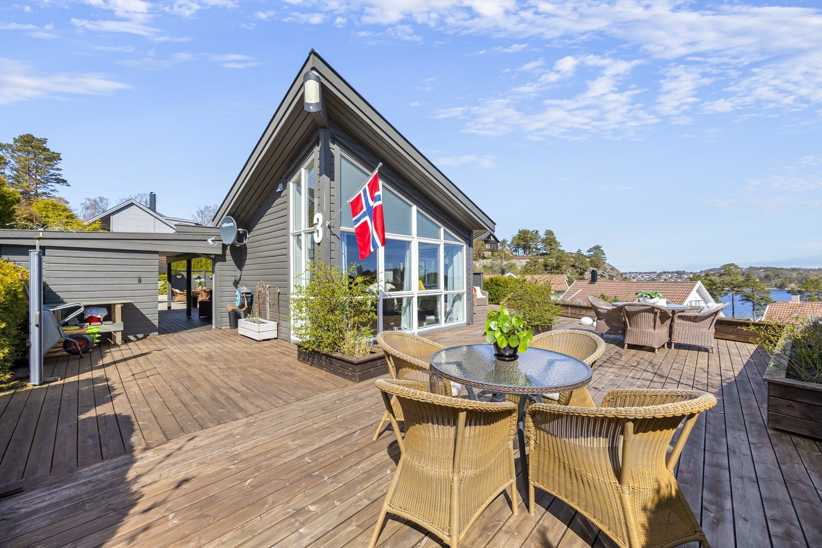 Stor terrasse mot syd - Nydelig havutsikt. Galleribilde