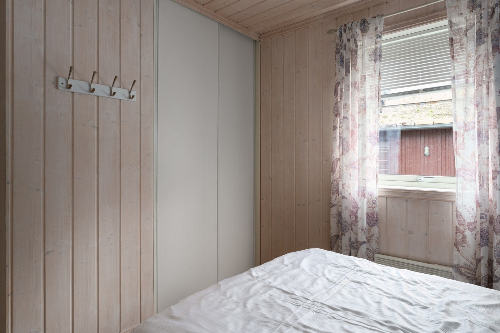 Integrert skyvedørs garderobe. Galleribilde