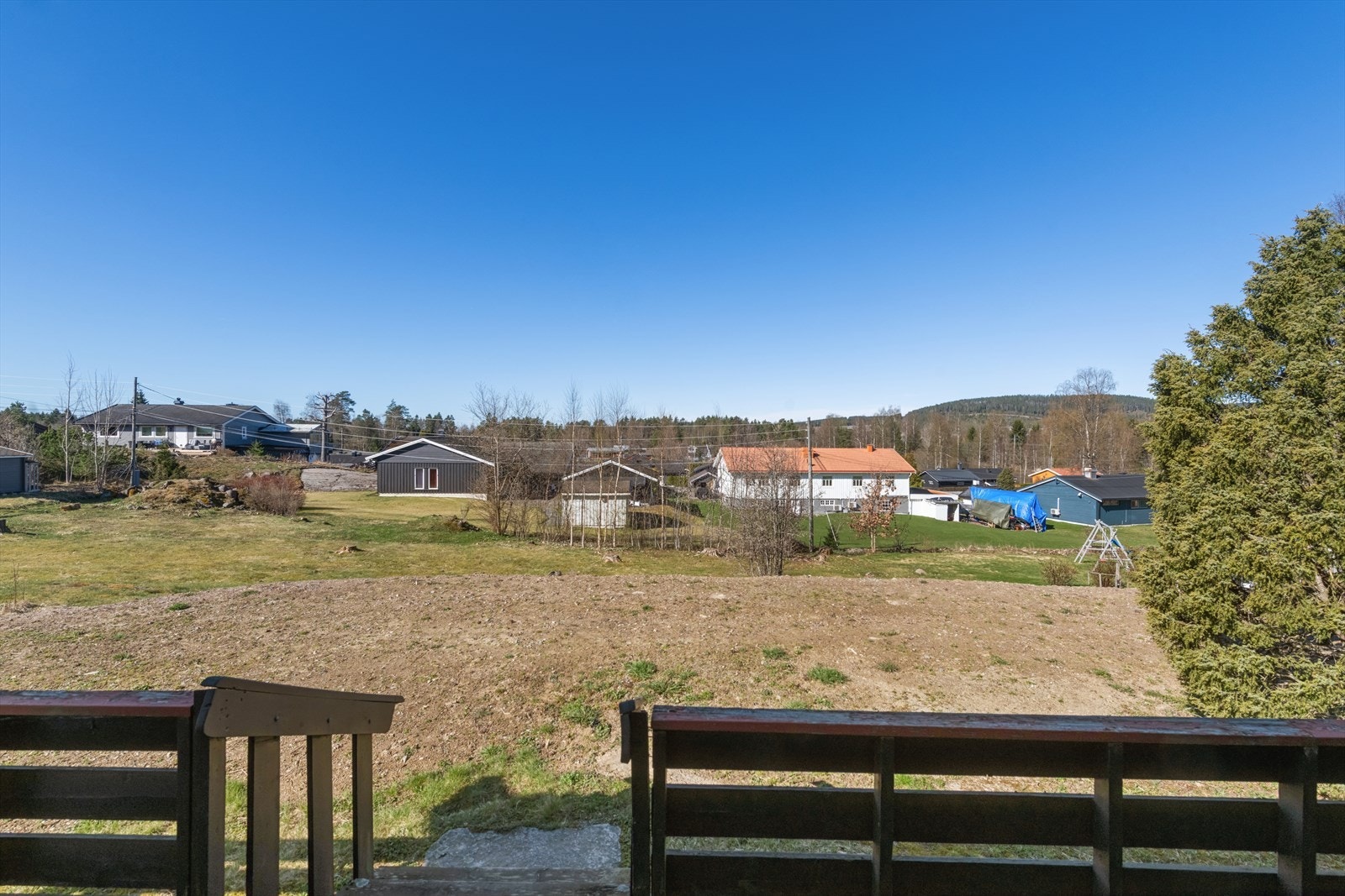 Fritt utsyn fra verandaen. Galleribilde