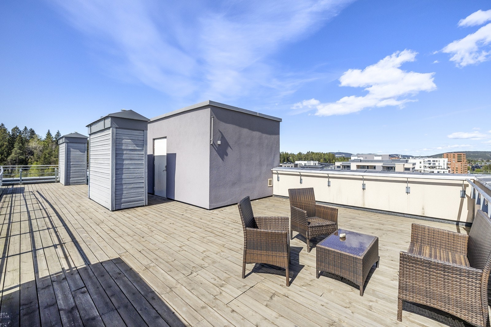 Takterrassen er et flott fellesområde for beboerne, perfekt for sosiale sammenkomster. Galleribilde