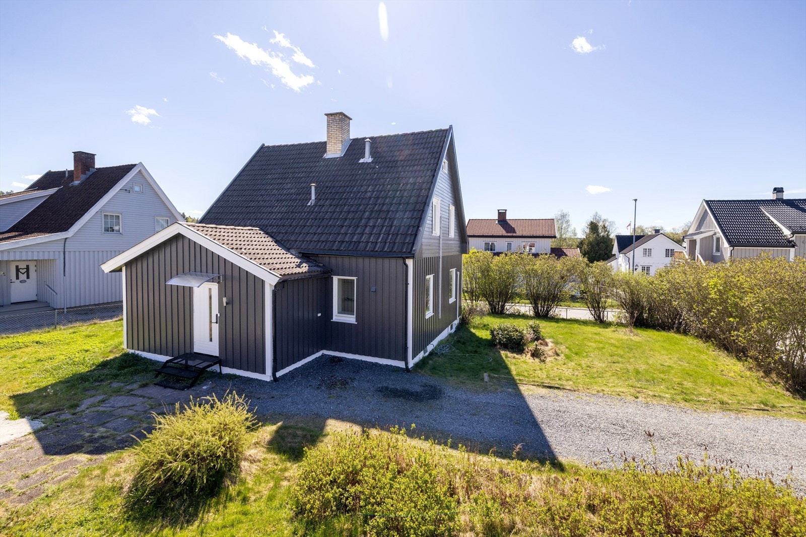 For den aktive familien er det kort vei til Holtangen med sandvolleyballbane. Galleribilde