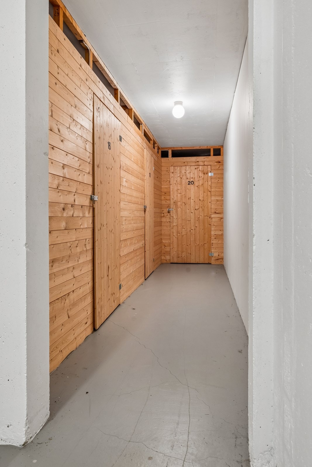Leiligheten disponerer en utvendig bod på 5 m² i fellesareal, med innlagt belysning. Galleribilde