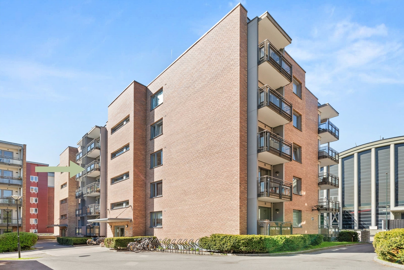 Leiligheten ligger i 4. etasje og er vendt inn mot hyggelig bakgård. Galleribilde