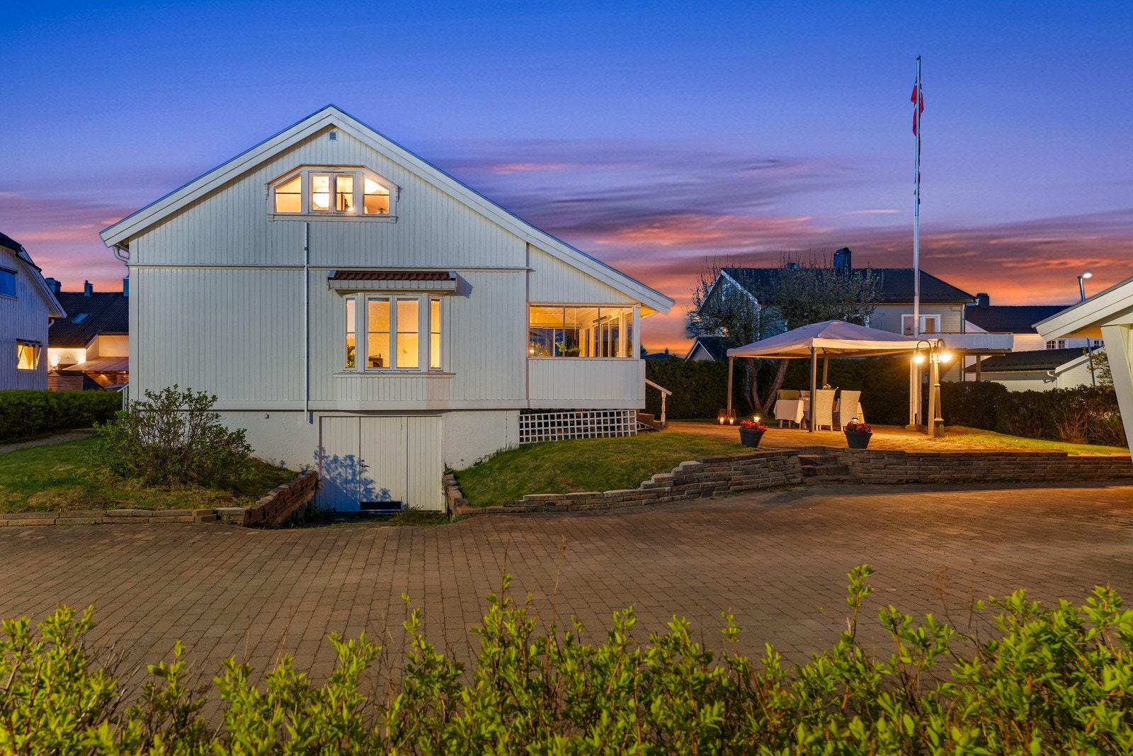Kom på visning og se mer. Galleribilde