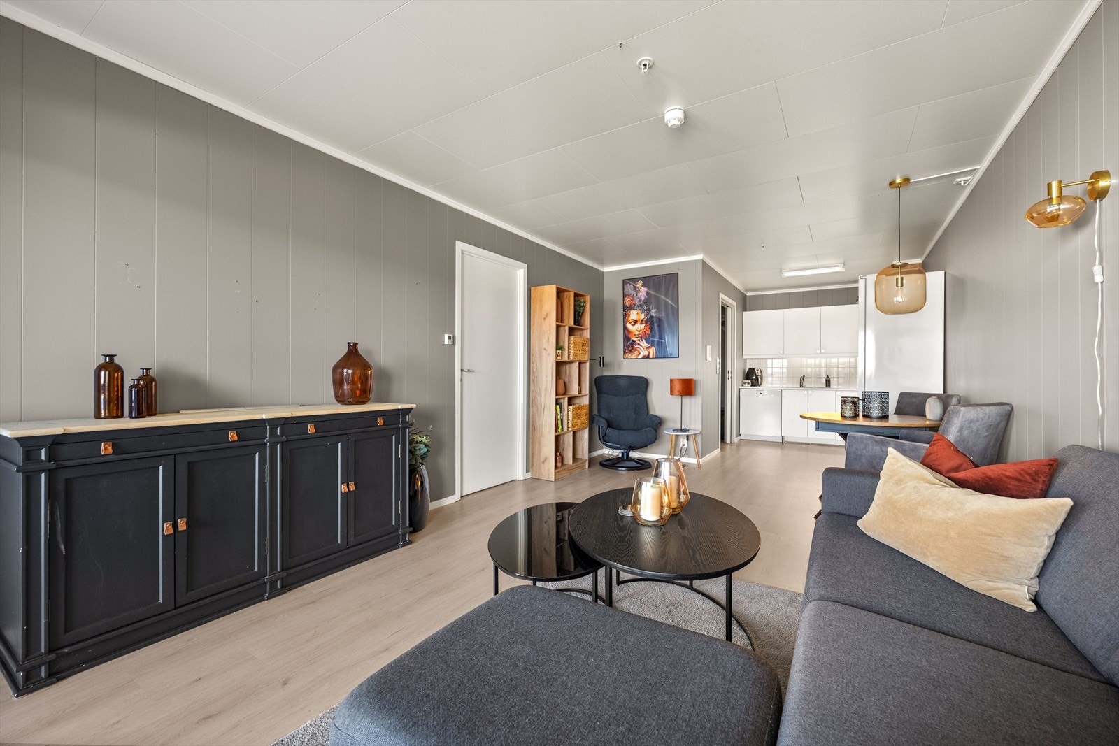 Leiligheten har en åpen og sosial planløsning. Galleribilde