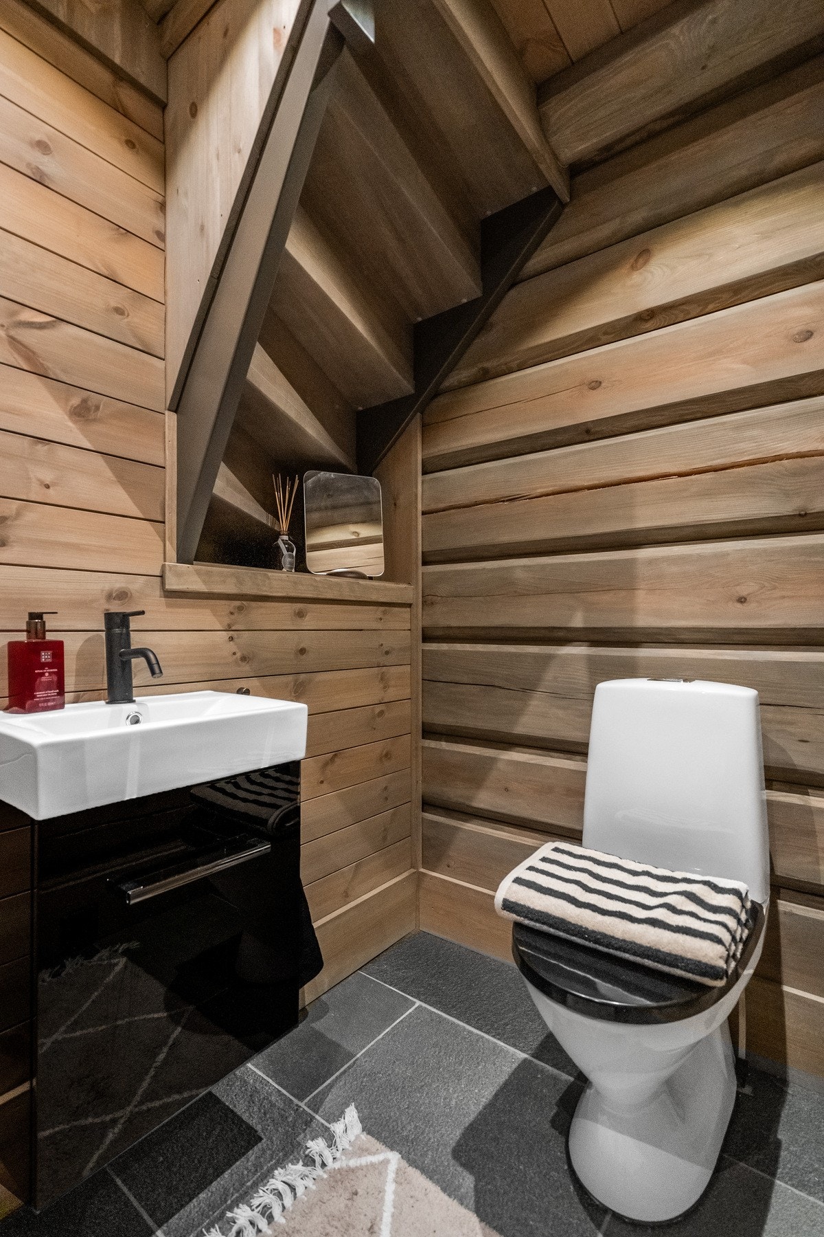 Eget wc-rom. Galleribilde
