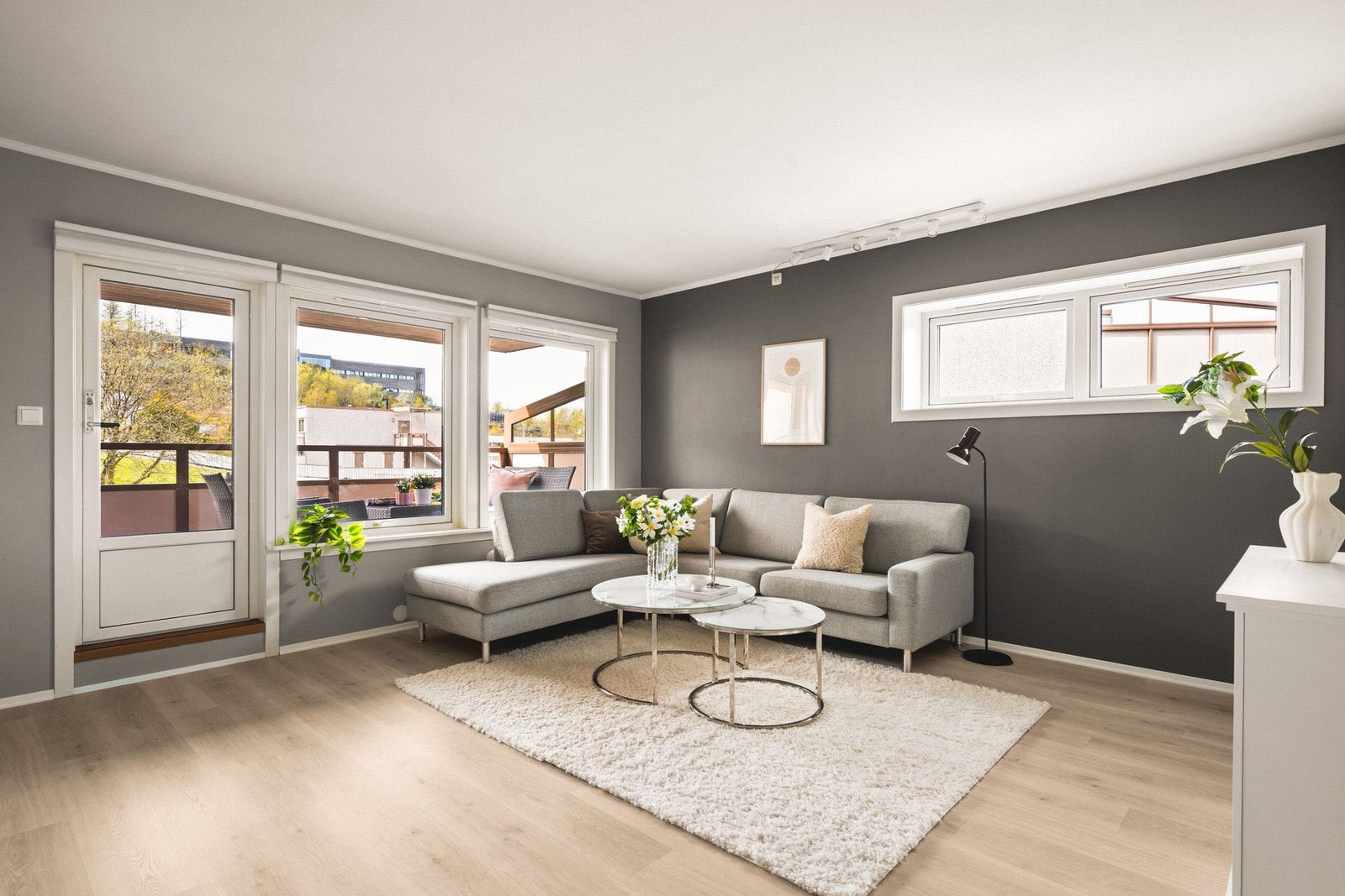 Bergby &Partners Eiendomsmegling v/ Torbjørn Folgerø og Tarek Bergfjord har gleden av å presentere Skjenlien 49! Galleribilde