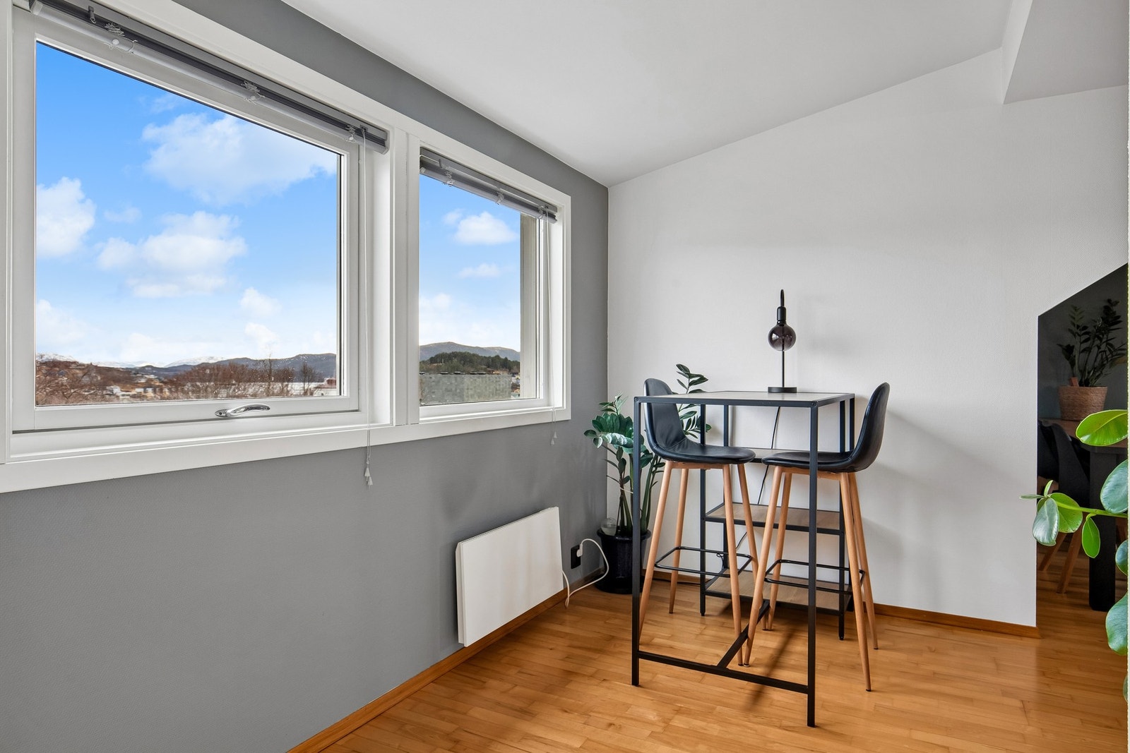 God plass til spisebord Galleribilde