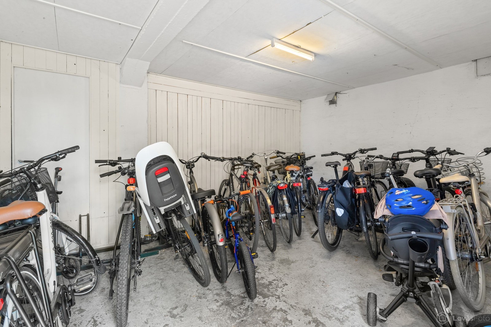 Sameiet har en felles sykkelbod for trygg oppbevaring. Galleribilde