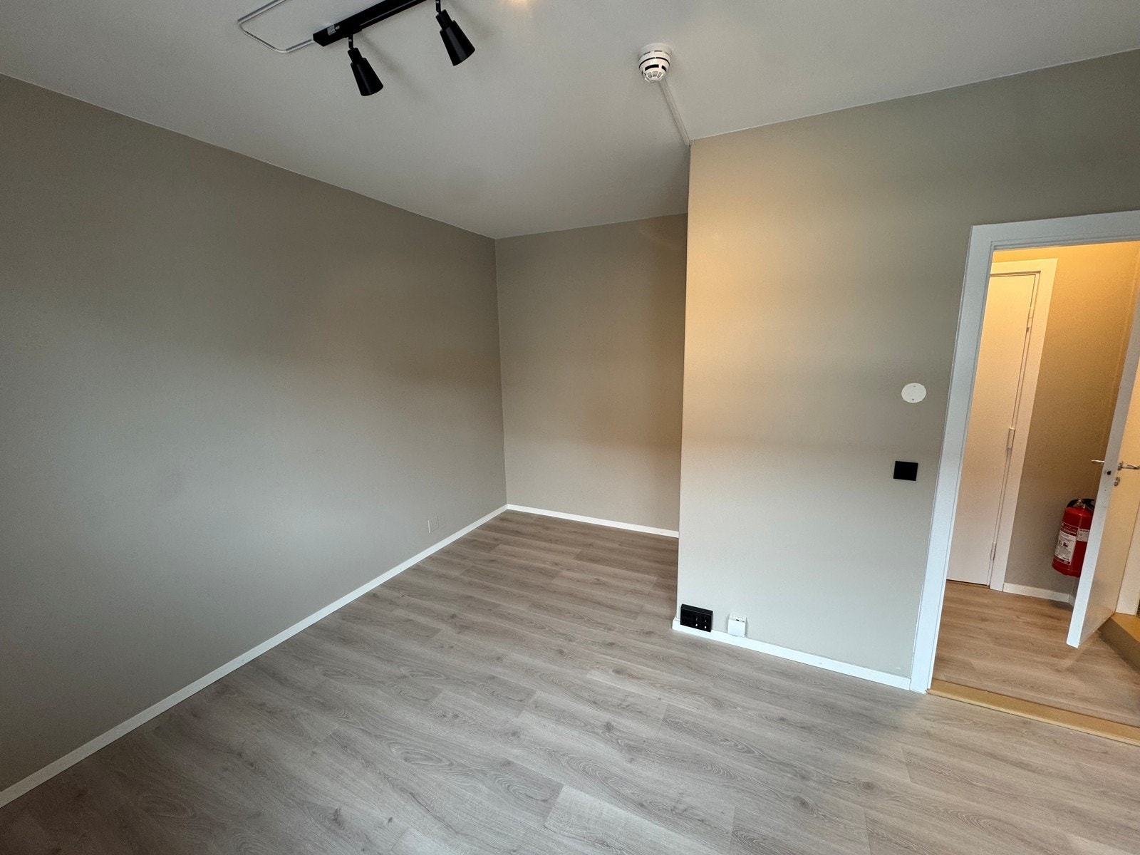 Plass til seng av god størrelse. Galleribilde