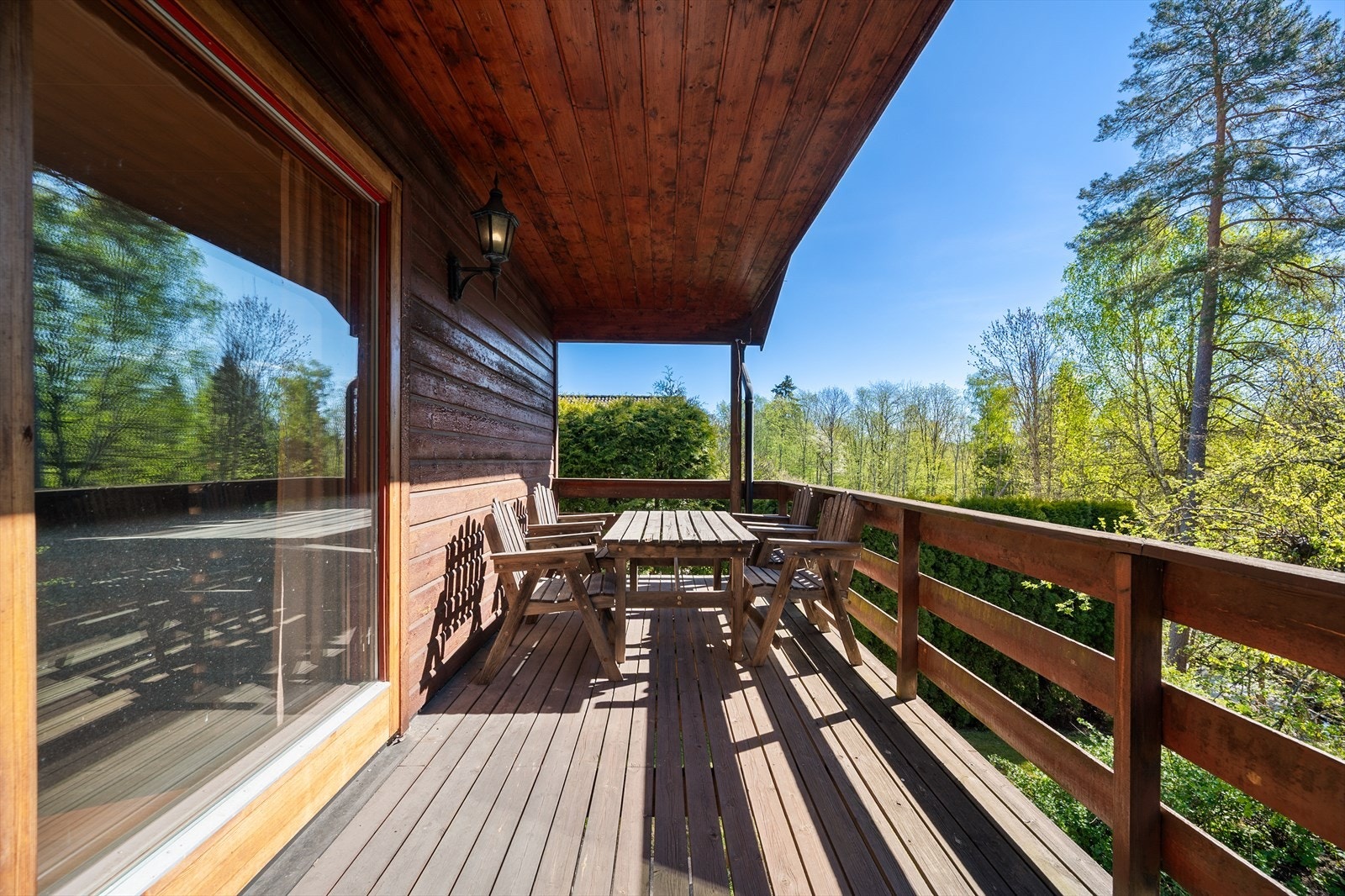 Overbygd veranda. Galleribilde