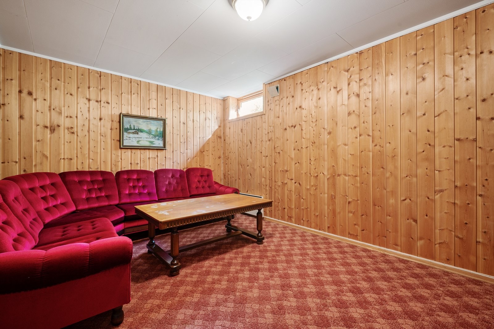 Rom benyttet som kjellerstue. Galleribilde