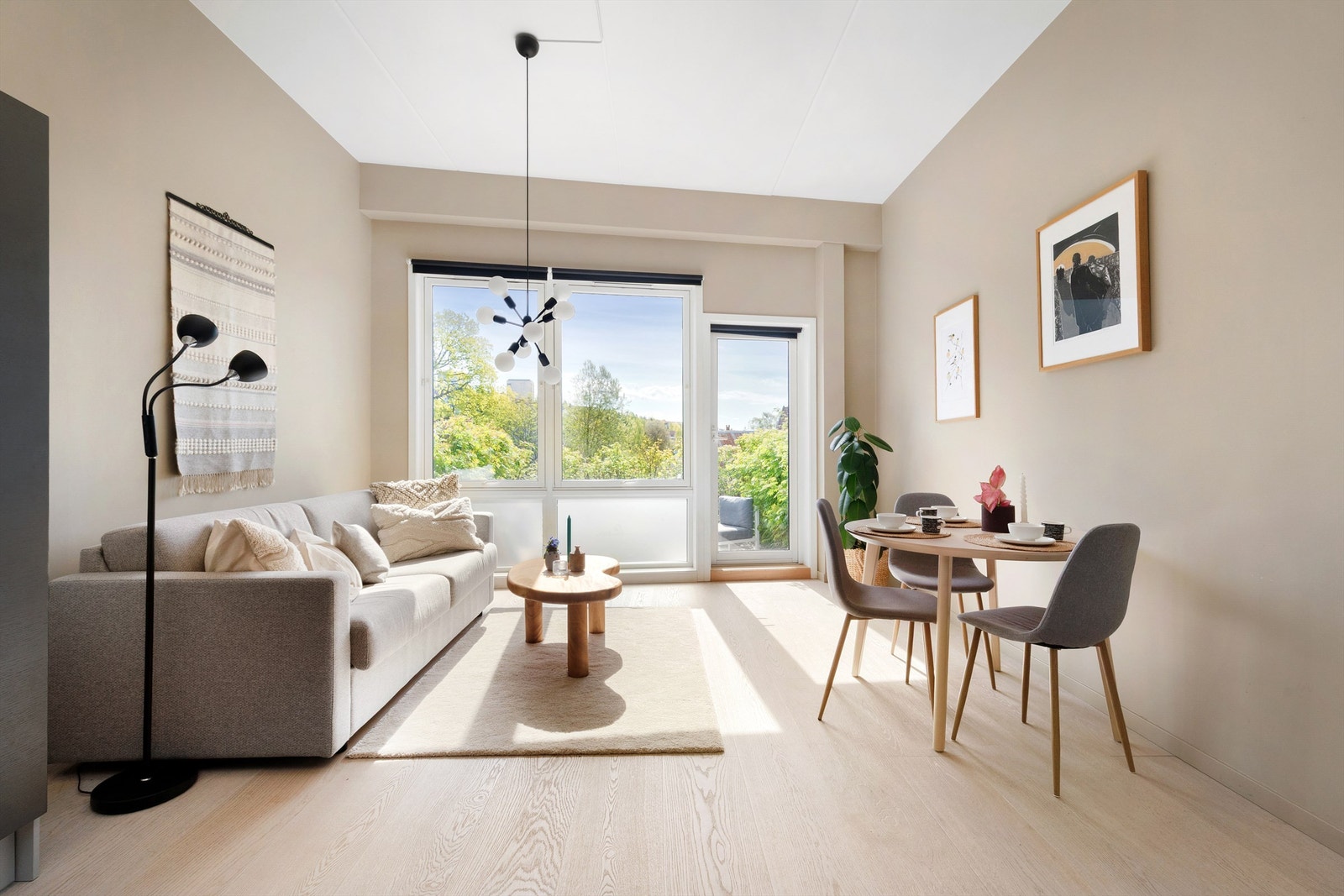 Velkommen til Årvollveien 58G, en lys og praktisk leilighet med trappefri adkomst og stor markterrasse Foto: Hanne Bruland/FotoHanne Galleribilde