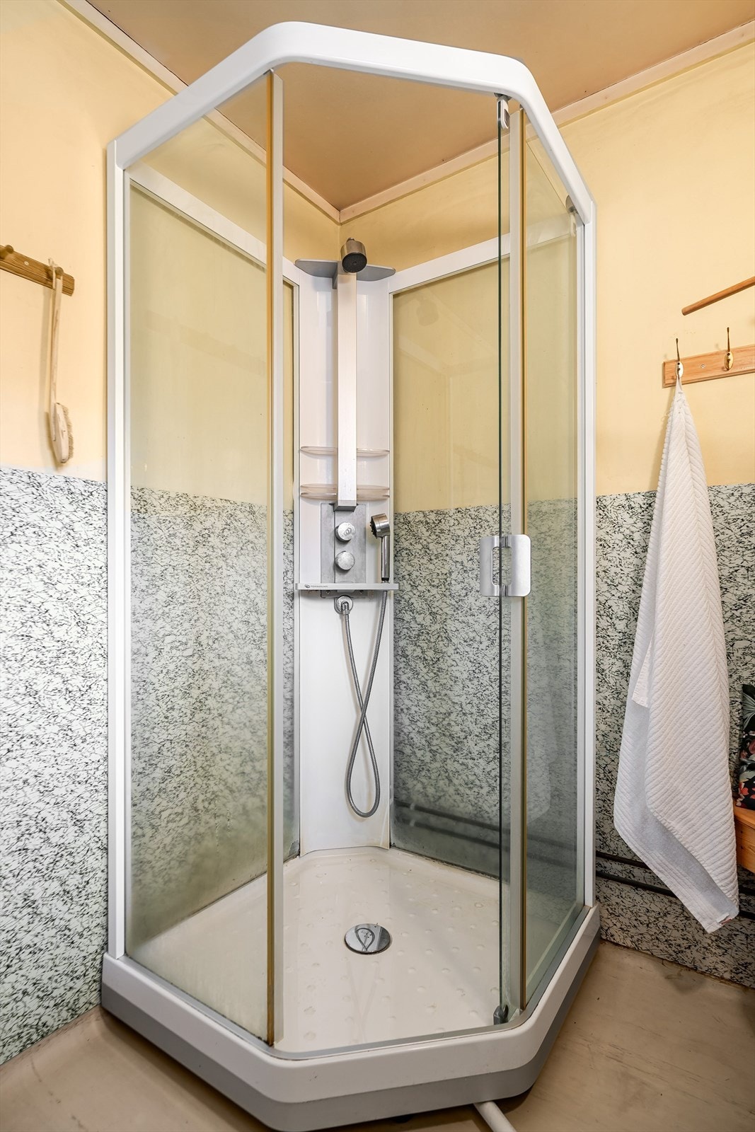 Badet ligger i 1. etasje Galleribilde