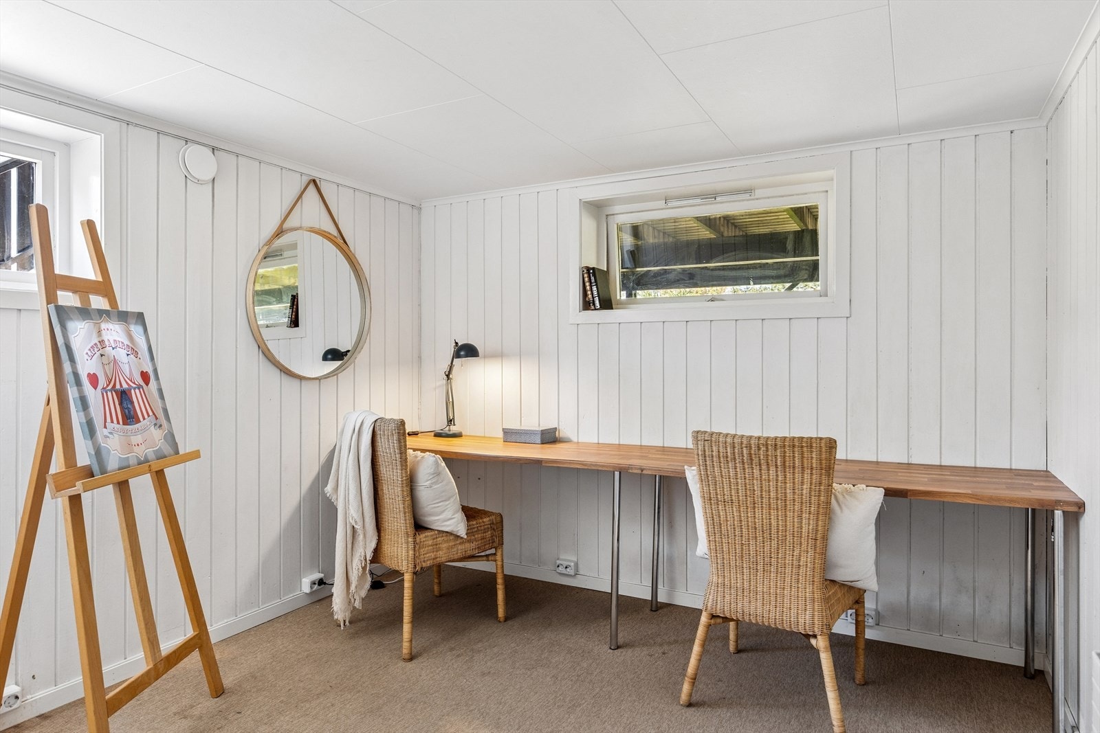 Innredet rom i underetasjen som i dag benyttes som kontor. Merk at rommet ikke er godkjent for varig opphold. Galleribilde