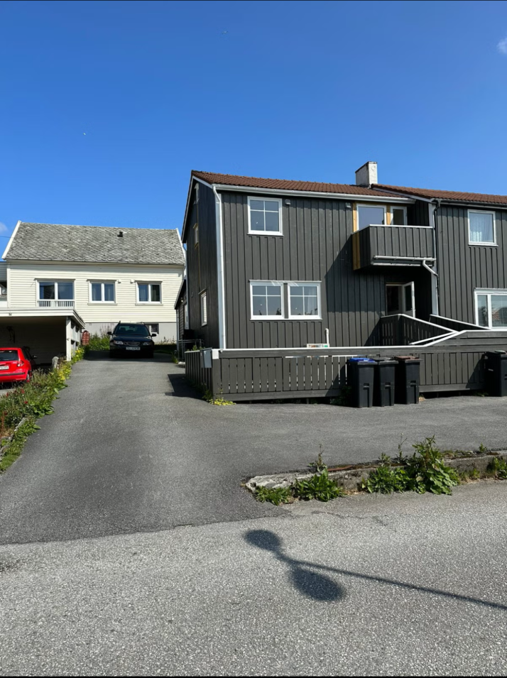 Innkjørsel Galleribilde